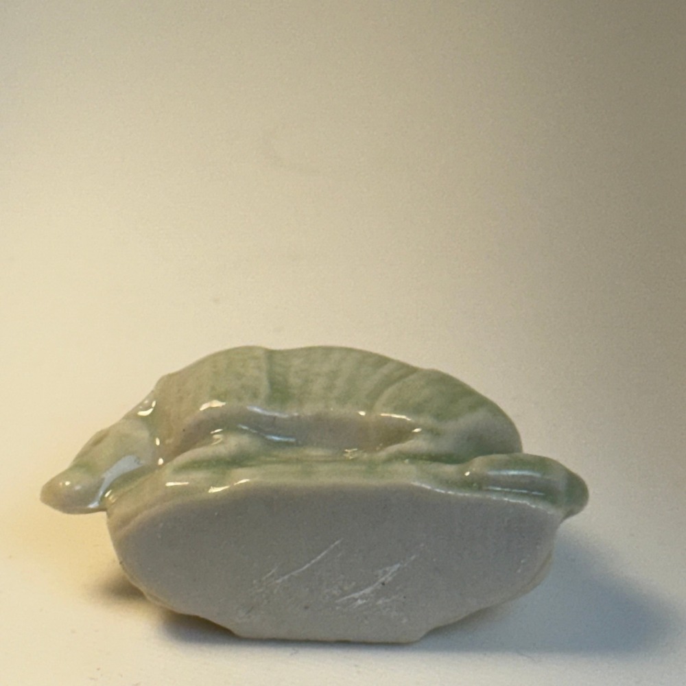Wade Whimsies Armadillo Pale Green Kansas City Wade Fair Exclusive 2000 - Picture 3 of 4